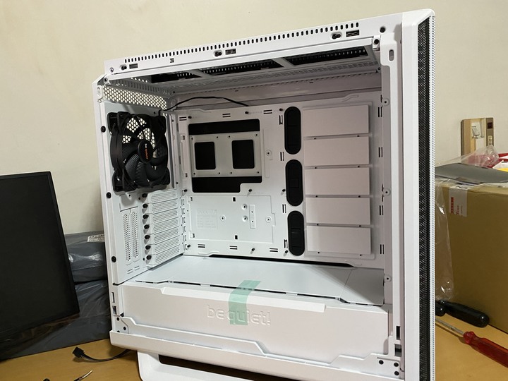 be quiet! SILENT BASE 802 Window White 靜音機殼，簡易開箱