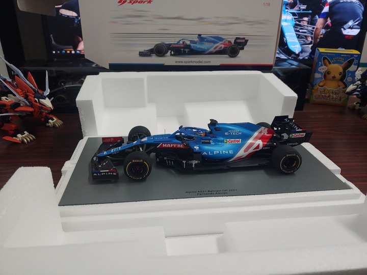 [開箱]1/18 SPARK ALPINE F1  TEAM  A521 FERNANDO ALONSO 2021