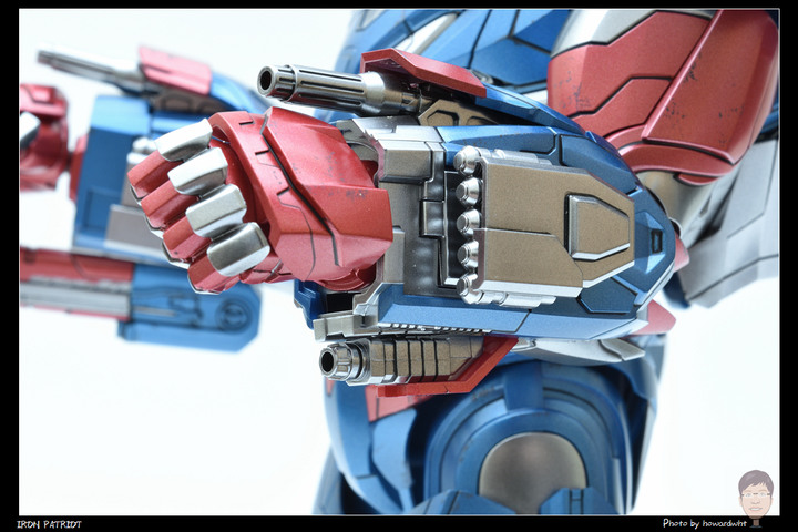 【開箱】行動軍火庫 ~ Hot Toys - 終局之戰 鋼鐵愛國者
