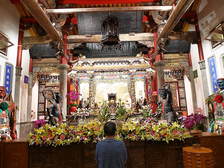 旗津天后宮｜高雄港旗鼓渡輪 — 打狗第一座媽祖廟，348歲重啟廟門，外掛旗鼓渡輪暮色
