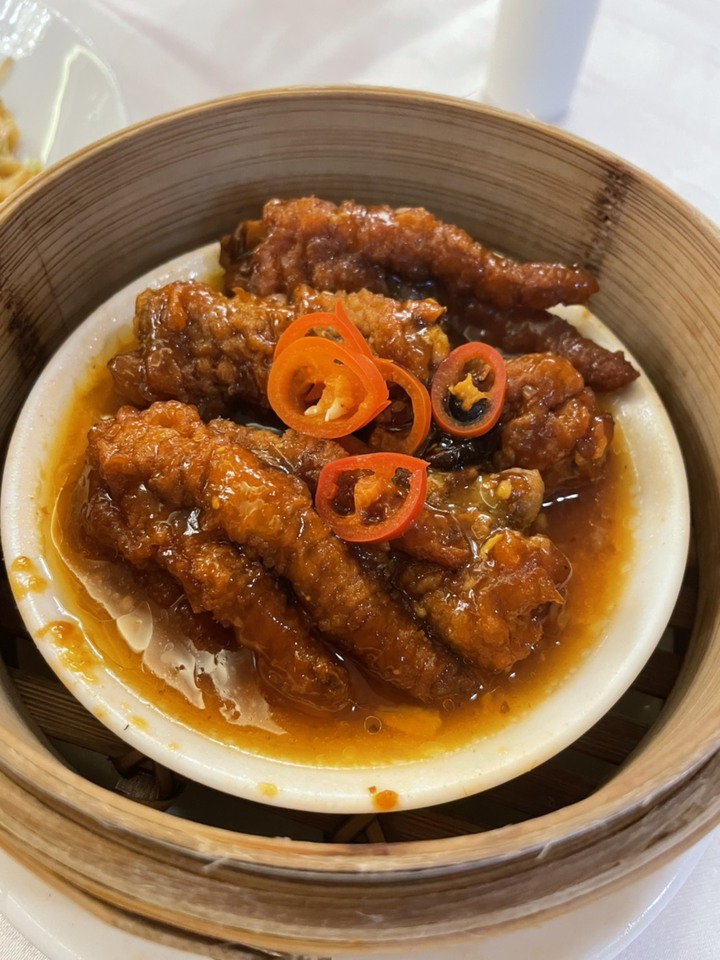台灣食記-台北 大同區 御珍軒港式飲茶|老字號港飲餐廳 大推蜜汁叉燒酥