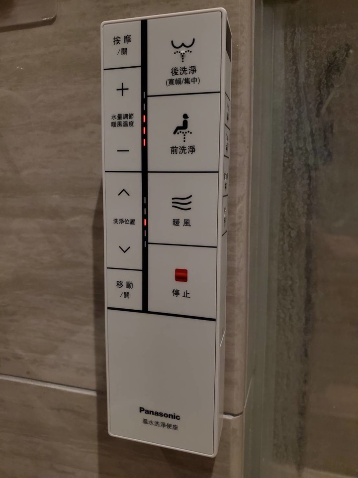 點我看大圖 寒冬中的救贖,國際牌菊花座(Panasonic DL-RQTK30TWW 纖薄美型瞬熱式溫水洗淨便座)