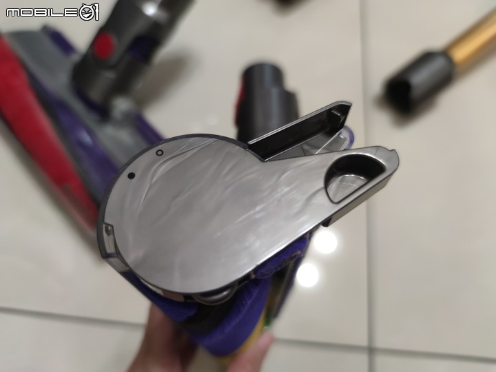 點我看大圖 金A試用| Dyson V12 Detect Slim Absolute Extra 無線吸塵器 | 髒髒現身無所遁形