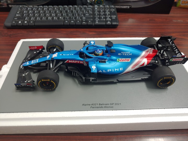 [開箱]1/18 SPARK ALPINE F1  TEAM  A521 FERNANDO ALONSO 2021
