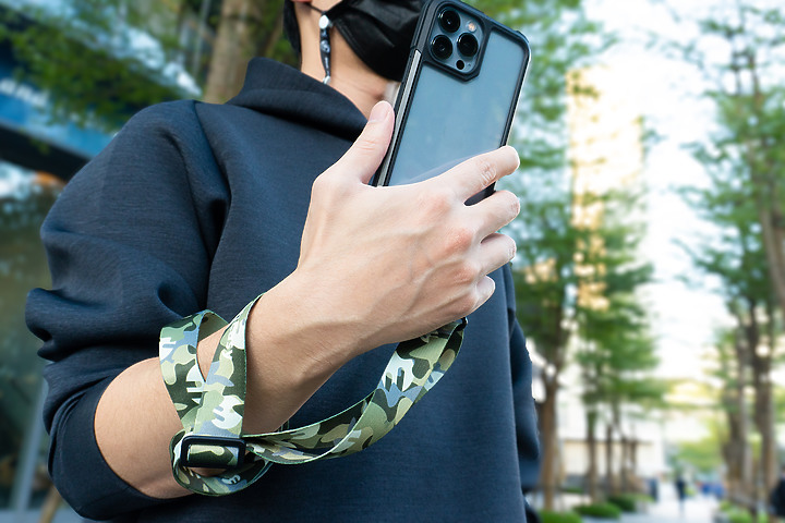 SwitchEasy魚骨牌推出iPhone 13 Odyssey保護殼+掛繩 外出單手輕鬆拿、輕鬆用iPhone