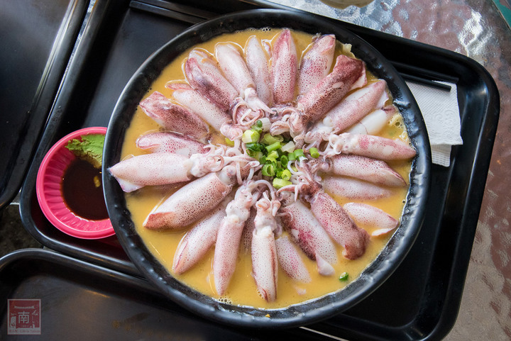 【臺南美食】浮誇爆料意麵再升級|意麵擺上黃金蒲燒鰻魚和培根串|臺南獨家美食別的地方吃不到~~金三益健康茶飲