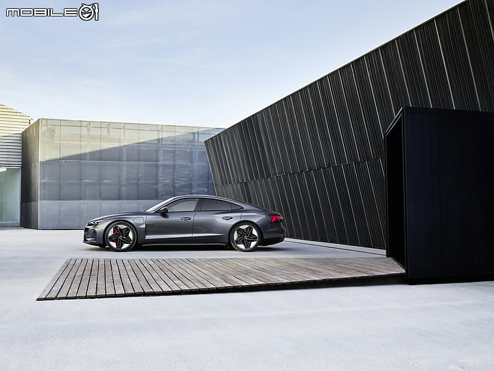 【國內新訊】Audi純電跑房e-tron GT發表上市,雙車型自445萬元起!