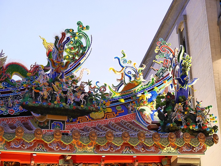 旗津天后宮｜高雄港旗鼓渡輪 — 打狗第一座媽祖廟，348歲重啟廟門，外掛旗鼓渡輪暮色