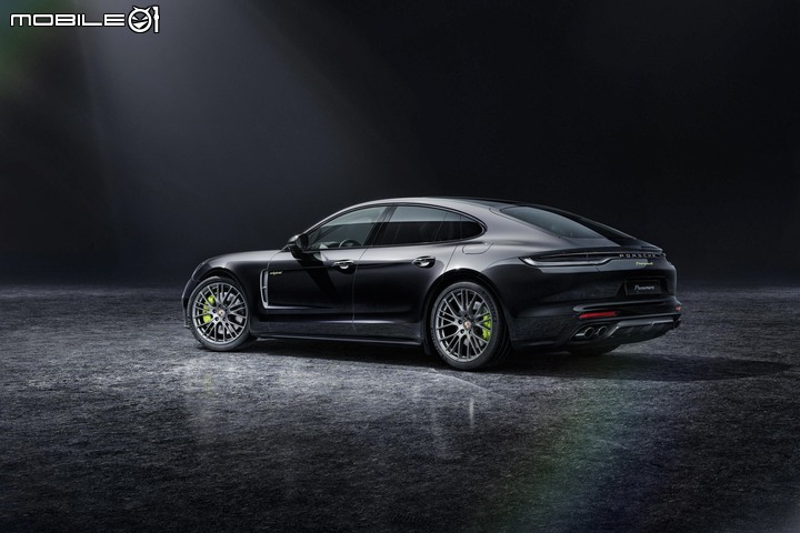 【國內新訊】Porsche發表「Panamera白金版」車型,升級多項配備建議售價自601萬元起!