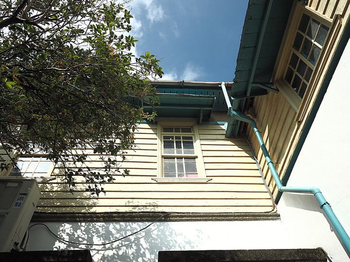 新埔 味衛佳柿餅觀光農場|桂花園人文餐館|新埔老街散策〔劉氏家廟、新埔潘屋、螃蟹穴洗衫窟、朱氏家廟〕