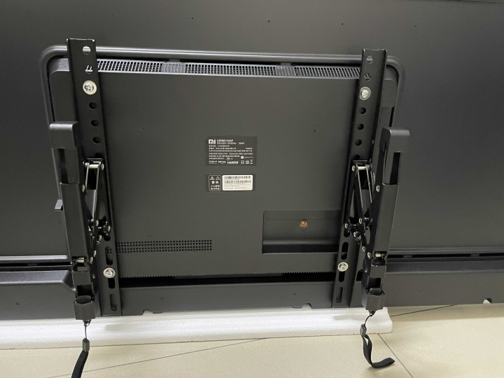 小米智慧型顯示器65吋電視壁掛