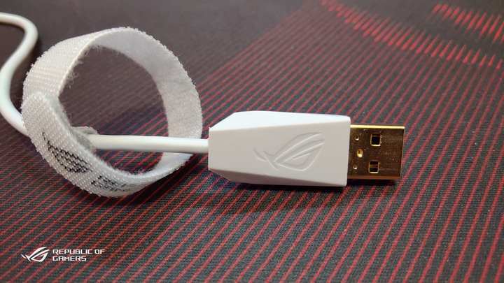 點我看大圖 (月光開箱) ROG Moonlight White周邊系列