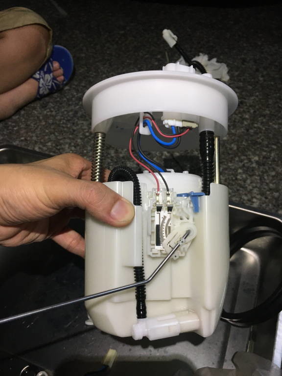 2016 Mazda 3 6萬 DIY 更換燃油濾蕊