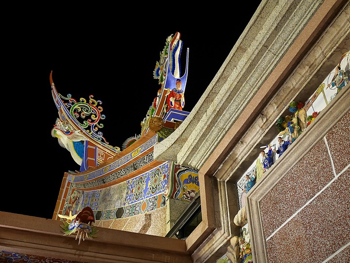 旗津天后宮｜高雄港旗鼓渡輪 — 打狗第一座媽祖廟，348歲重啟廟門，外掛旗鼓渡輪暮色