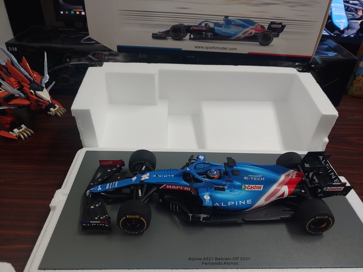 [開箱]1/18 SPARK ALPINE F1  TEAM  A521 FERNANDO ALONSO 2021