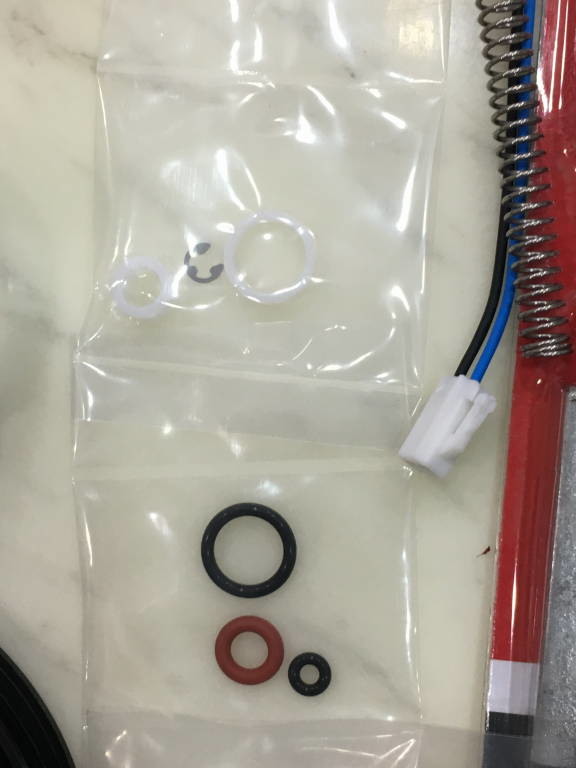 2016 Mazda 3 6萬 DIY 更換燃油濾蕊