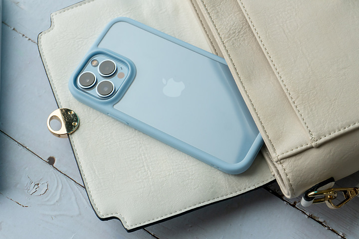 SwitchEasy魚骨牌推出iPhone 13 Odyssey保護殼+掛繩 外出單手輕鬆拿、輕鬆用iPhone