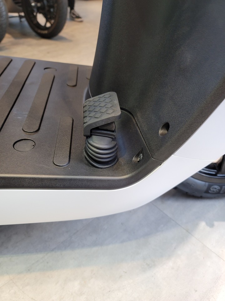 點我看大圖 Ai-2靜態賞車,好像比想像中還優