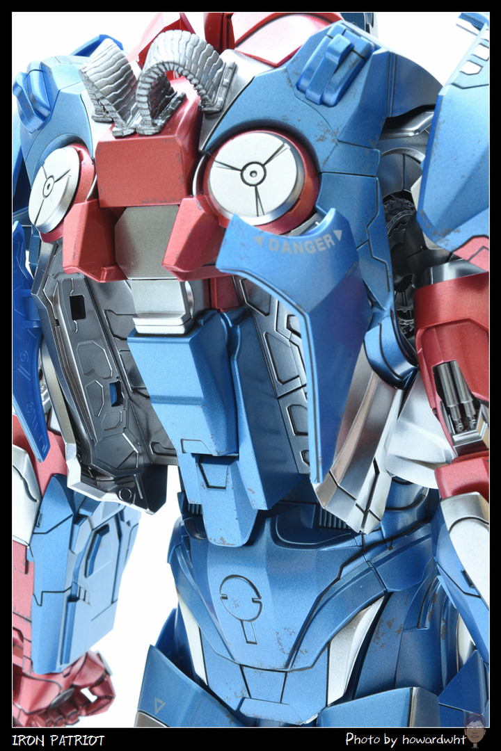 【開箱】行動軍火庫 ~ Hot Toys - 終局之戰 鋼鐵愛國者