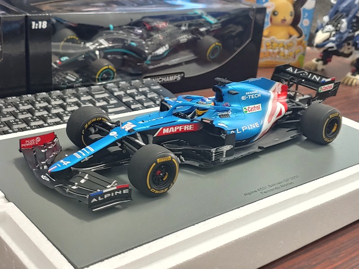 [開箱]1/18 SPARK ALPINE F1  TEAM  A521 FERNANDO ALONSO 2021