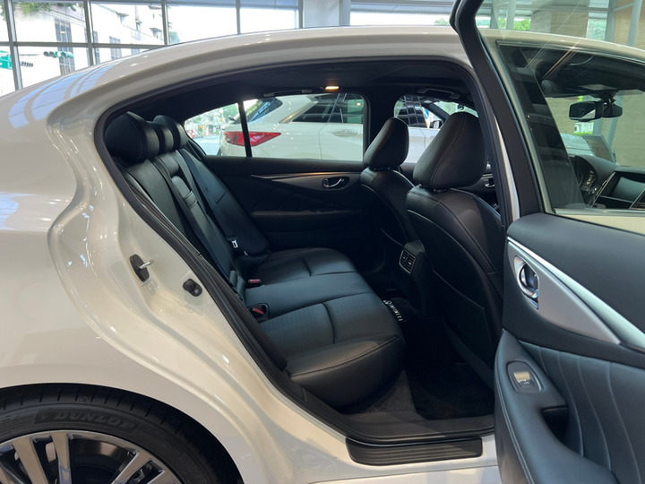 第一次開V6轎跑-Q50 300GT魅影特仕版試乘心得