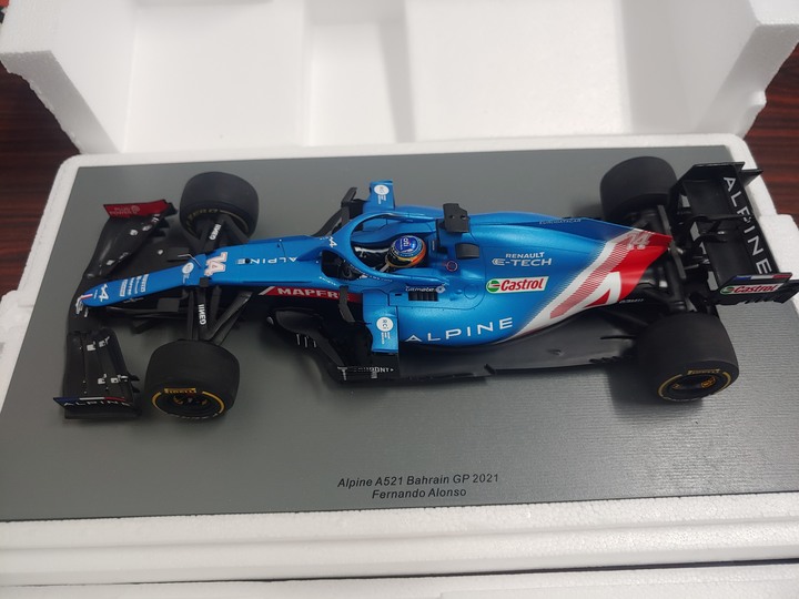 [開箱]1/18 SPARK ALPINE F1  TEAM  A521 FERNANDO ALONSO 2021
