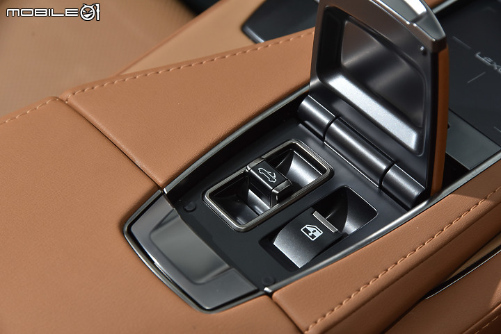 Lexus LC 500 Convertible試駕|極其優雅卻又充滿動感魅力!