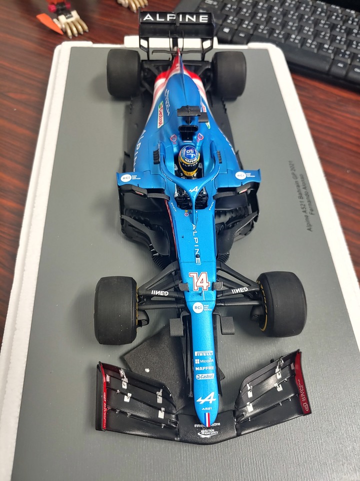 [開箱]1/18 SPARK ALPINE F1  TEAM  A521 FERNANDO ALONSO 2021