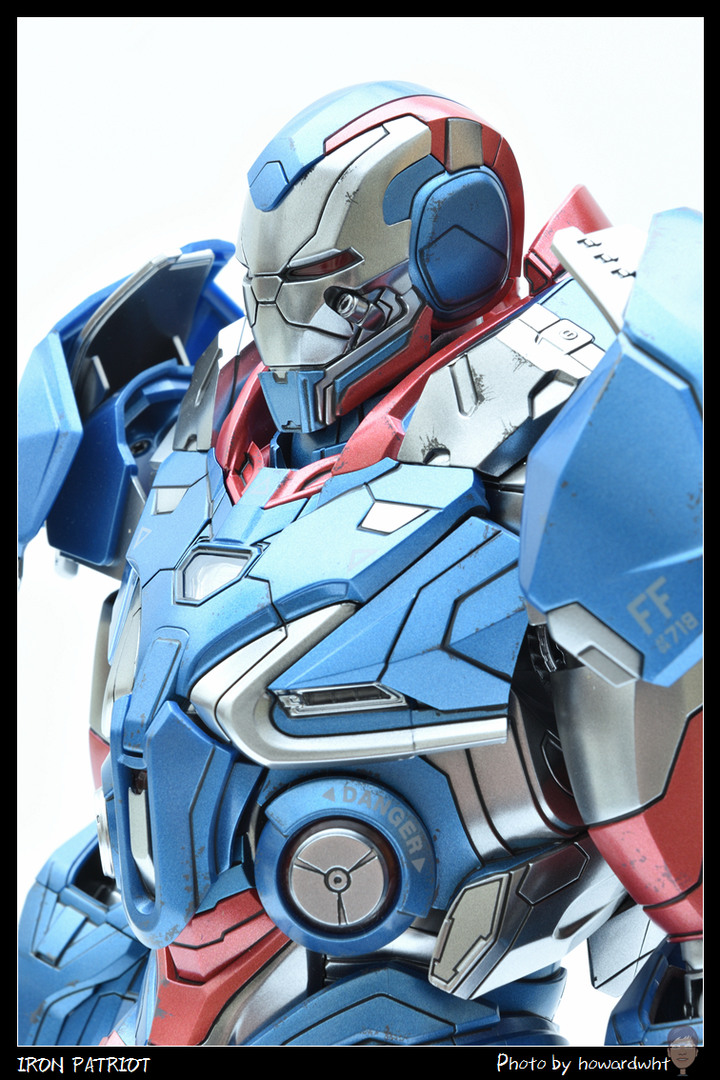 【開箱】行動軍火庫 ~ Hot Toys - 終局之戰 鋼鐵愛國者