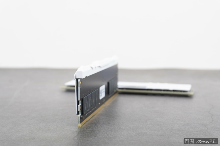 「開箱」美光 Crucial Ballistix DDR4-3600 16G×2 - 穩定又划算的絕佳選擇