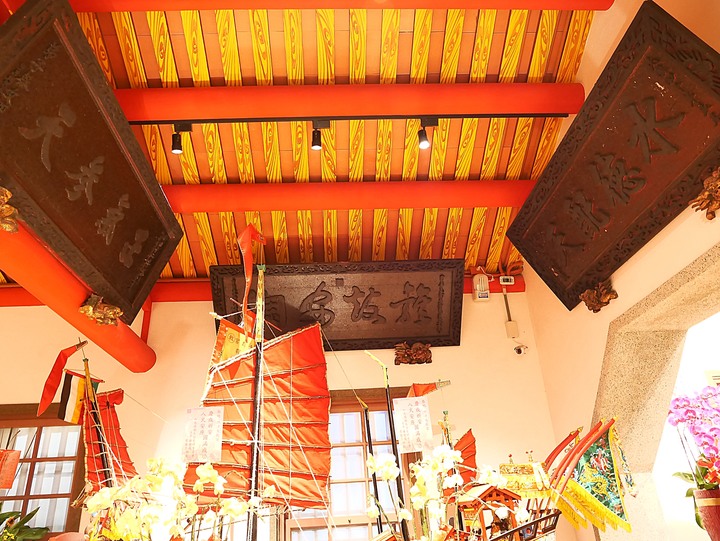 旗津天后宮｜高雄港旗鼓渡輪 — 打狗第一座媽祖廟，348歲重啟廟門，外掛旗鼓渡輪暮色