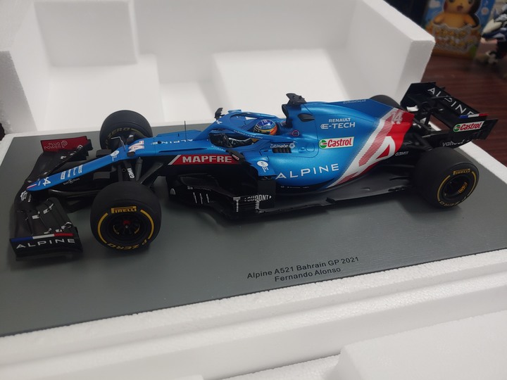 [開箱]1/18 SPARK ALPINE F1  TEAM  A521 FERNANDO ALONSO 2021