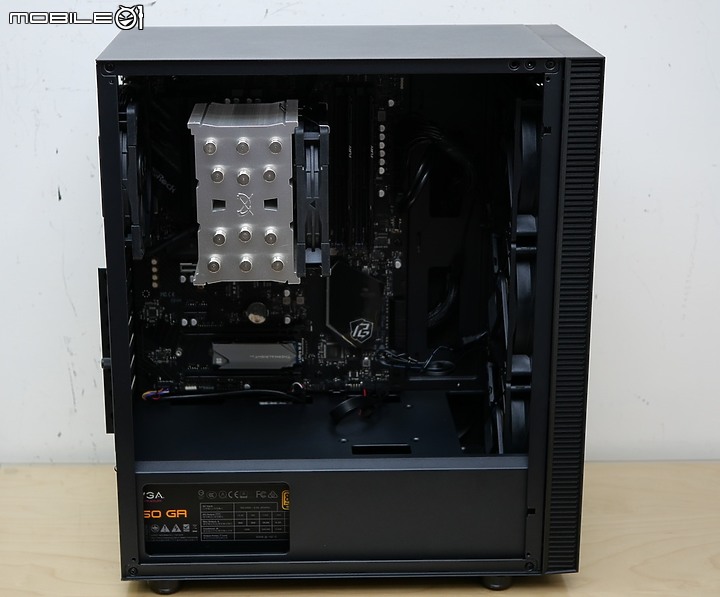 點我看大圖 前置 I/O 全漢 FSP 靜音入門款 CMT213S 開箱