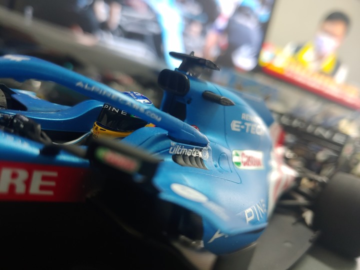 [開箱]1/18 SPARK ALPINE F1  TEAM  A521 FERNANDO ALONSO 2021