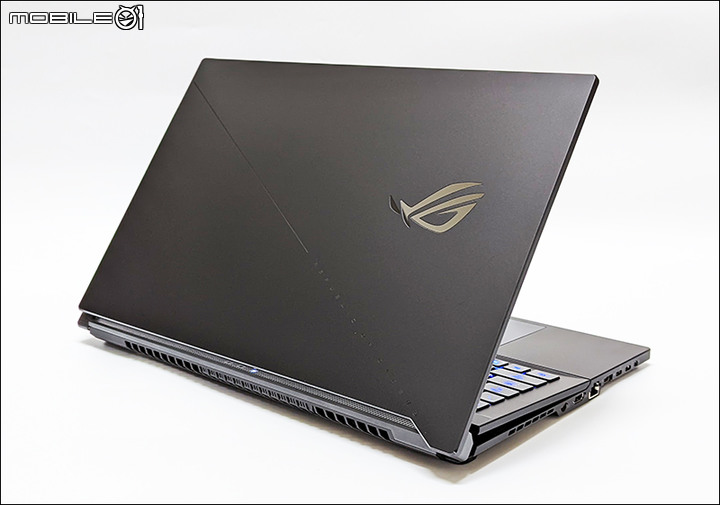 點我看大圖 快速開箱:ROG Zephyrus S17 GX703HR