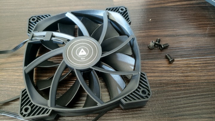 簡易開箱-MONTECH AIR1000-靜音版