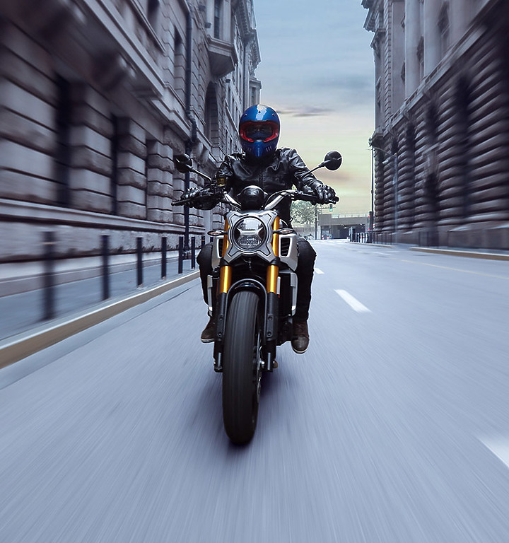 春風XLC700 Scrambler 備置真皮座椅、雙缸定速巡航、電子油門