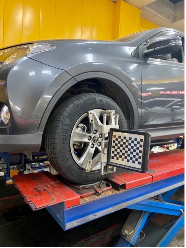 難得開RAV4上山老婆竟然沒暈車,換胎影響?