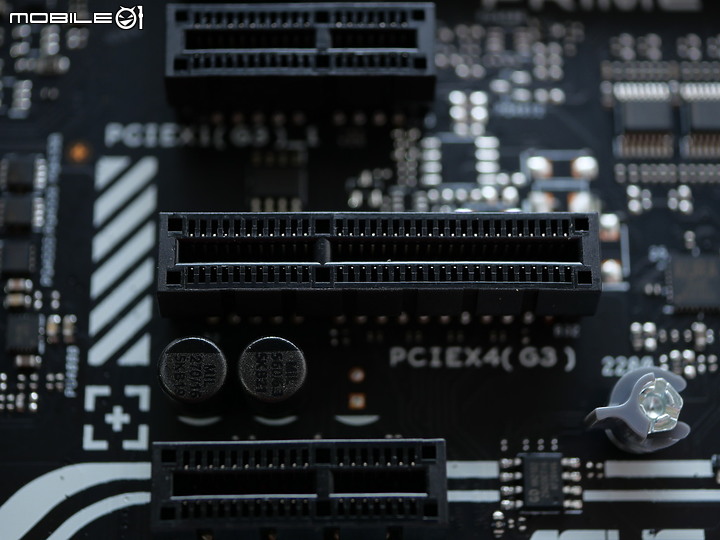 D5 搭載經典銀白 PRIME，華碩 Z690-A CSM 開箱