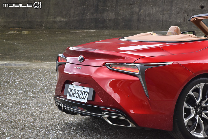 Lexus LC 500 Convertible試駕|極其優雅卻又充滿動感魅力!