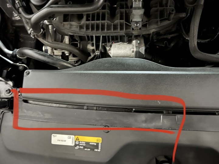 Skoda 台南永驊 2021/3/31 出保電瓶 2021/11/23 送引擎飾版，超有誠意的，推！