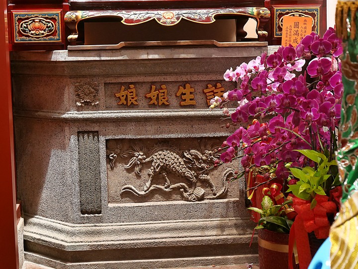 旗津天后宮｜高雄港旗鼓渡輪 — 打狗第一座媽祖廟，348歲重啟廟門，外掛旗鼓渡輪暮色