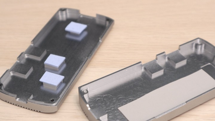 你覺得他是 SSD 還是 Hub？或是兩個都是？TEKQ 583 URUS 開箱你覺得他是 SSD 還是 Hub？或是兩個都是？TEKQ 583 URUS 開箱