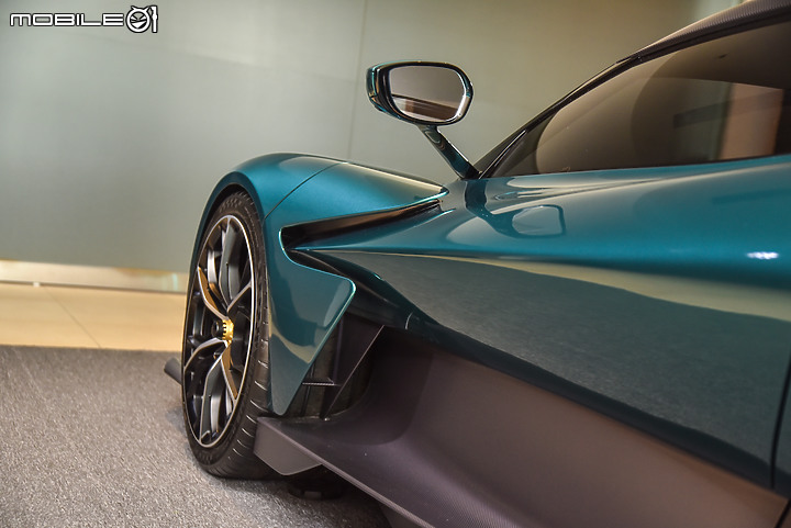 【採訪】Aston Martin新世代油電超跑Valhalla抵台亮相,限量身份自4200萬元起!