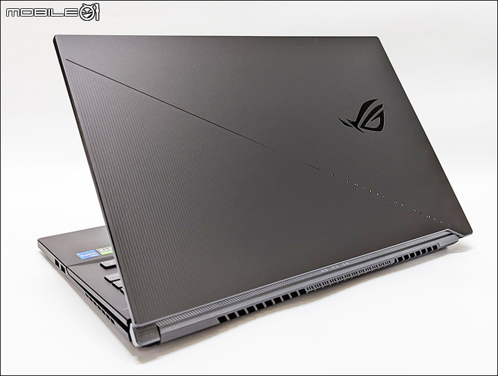 點我看大圖 快速開箱:ROG Zephyrus S17 GX703HR