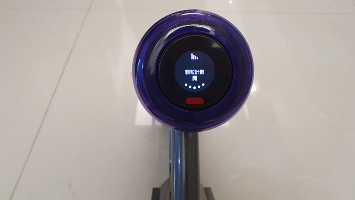 Dyson V12 Detect™ Absolute Extra 《髒污無所遁形有如光劍般犀利的吸塵器》