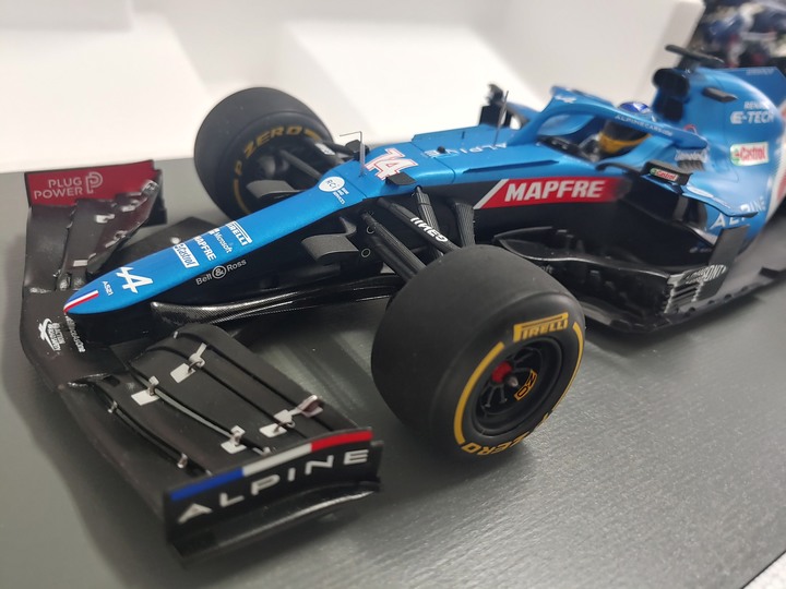 [開箱]1/18 SPARK ALPINE F1  TEAM  A521 FERNANDO ALONSO 2021