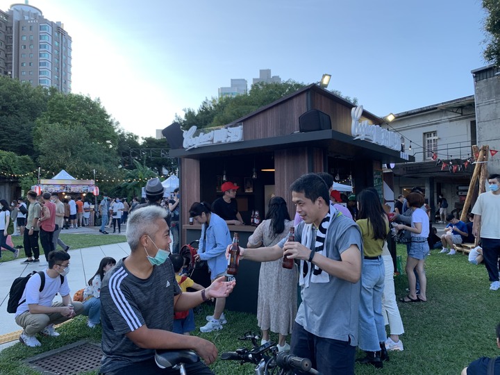 點我看大圖 在華山喝到麥香十足的澳洲coopers啤酒