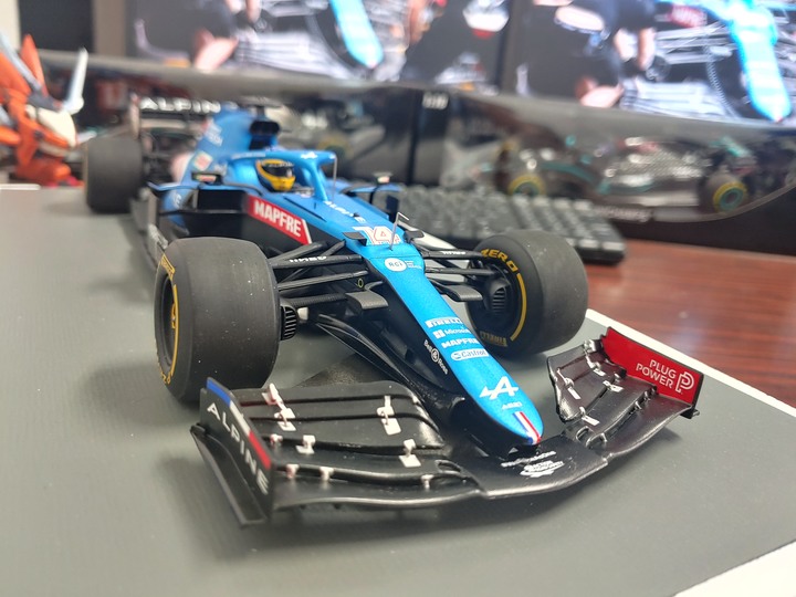 [開箱]1/18 SPARK ALPINE F1  TEAM  A521 FERNANDO ALONSO 2021