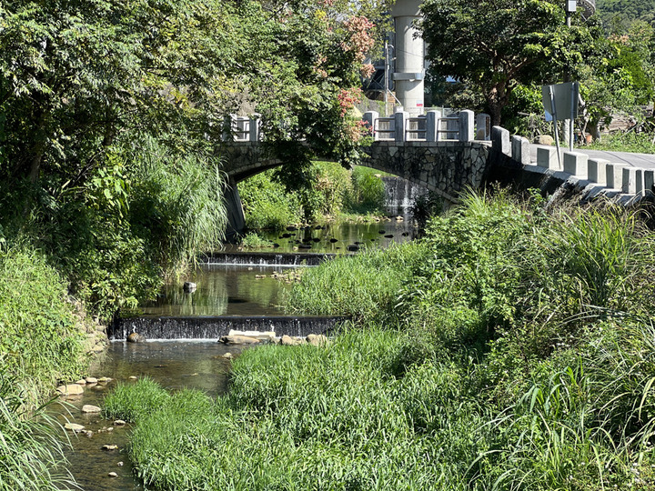 秋風送爽,沿著田園景觀大道踩訪坑子溪及楓樹坑,享受一日農村漫騎之旅
